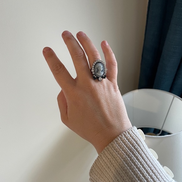 Cameo ring - Picture 1 of 3